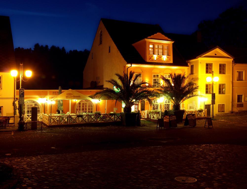 Penzion - Restaurant U Zamku Bečov nad Teplou المظهر الخارجي الصورة