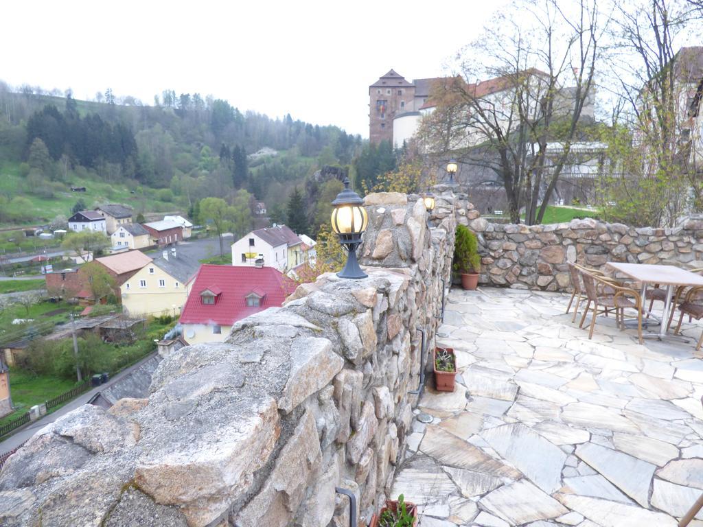 Penzion - Restaurant U Zamku Bečov nad Teplou المظهر الخارجي الصورة