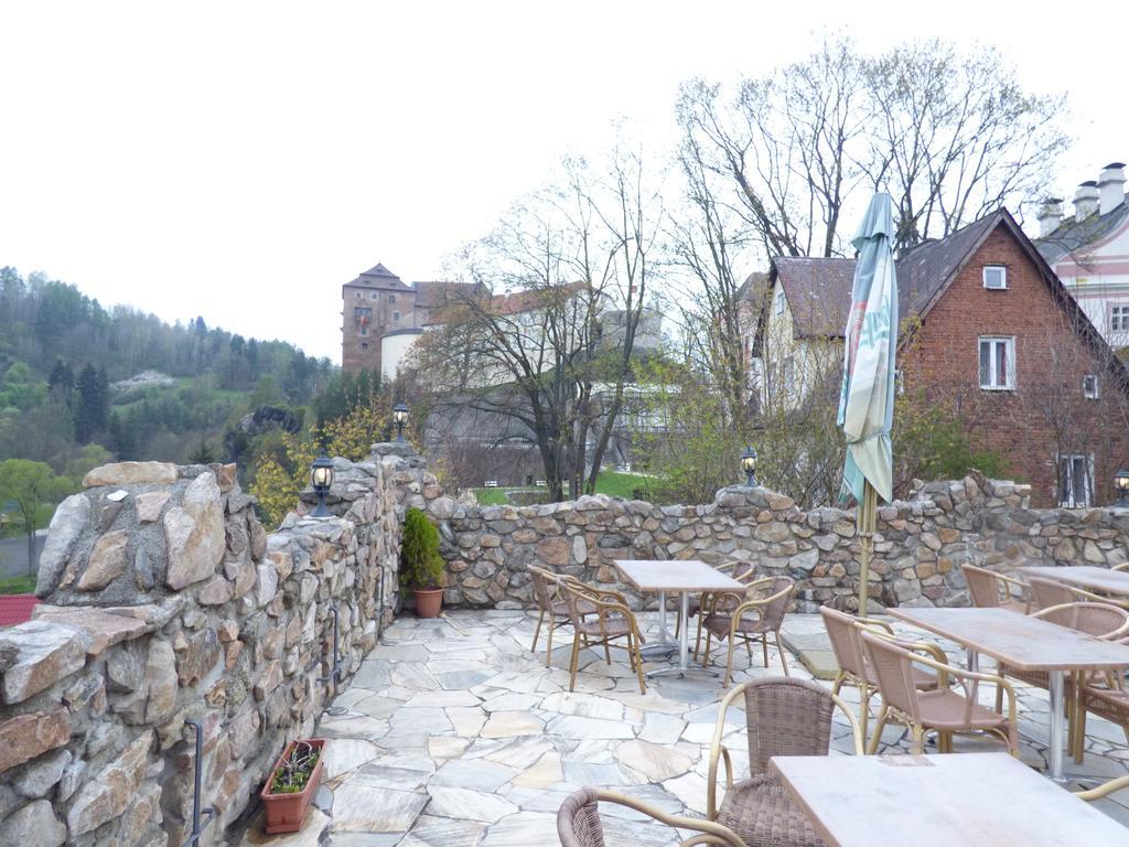 Penzion - Restaurant U Zamku Bečov nad Teplou المظهر الخارجي الصورة