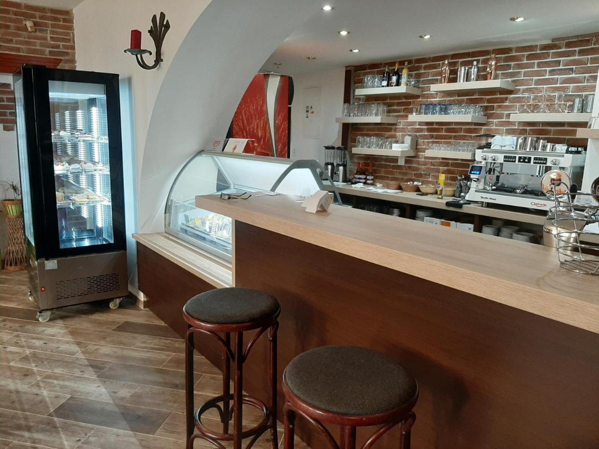 Penzion - Restaurant U Zamku Bečov nad Teplou المظهر الخارجي الصورة