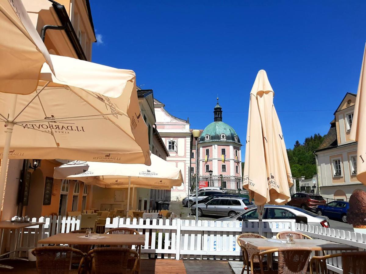 Penzion - Restaurant U Zamku Bečov nad Teplou المظهر الخارجي الصورة
