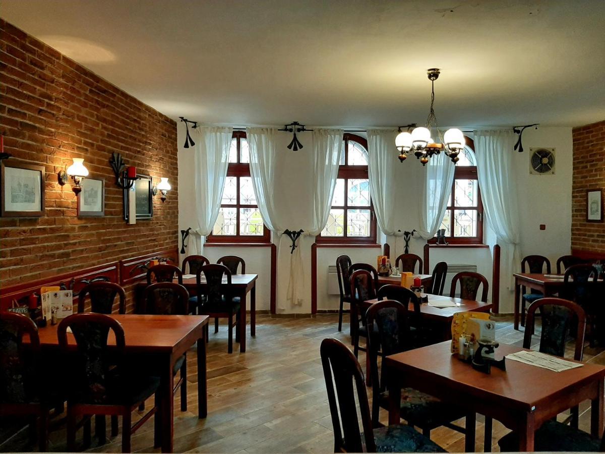 Penzion - Restaurant U Zamku Bečov nad Teplou المظهر الخارجي الصورة