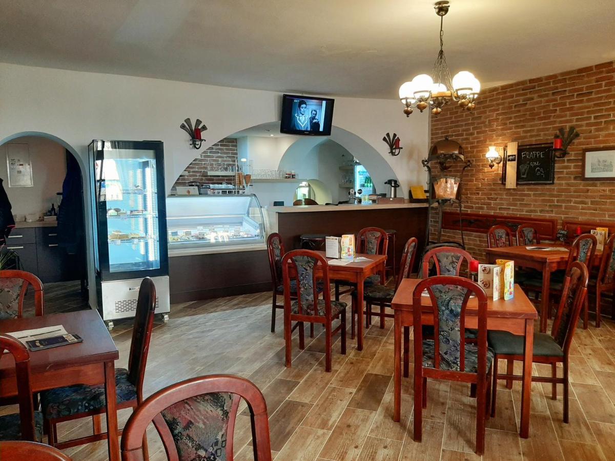 Penzion - Restaurant U Zamku Bečov nad Teplou المظهر الخارجي الصورة